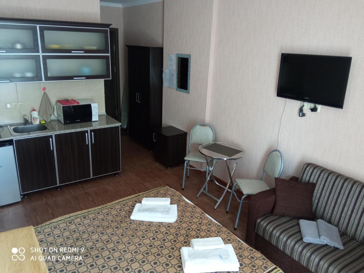 Apartments Batumi Bagian luar foto