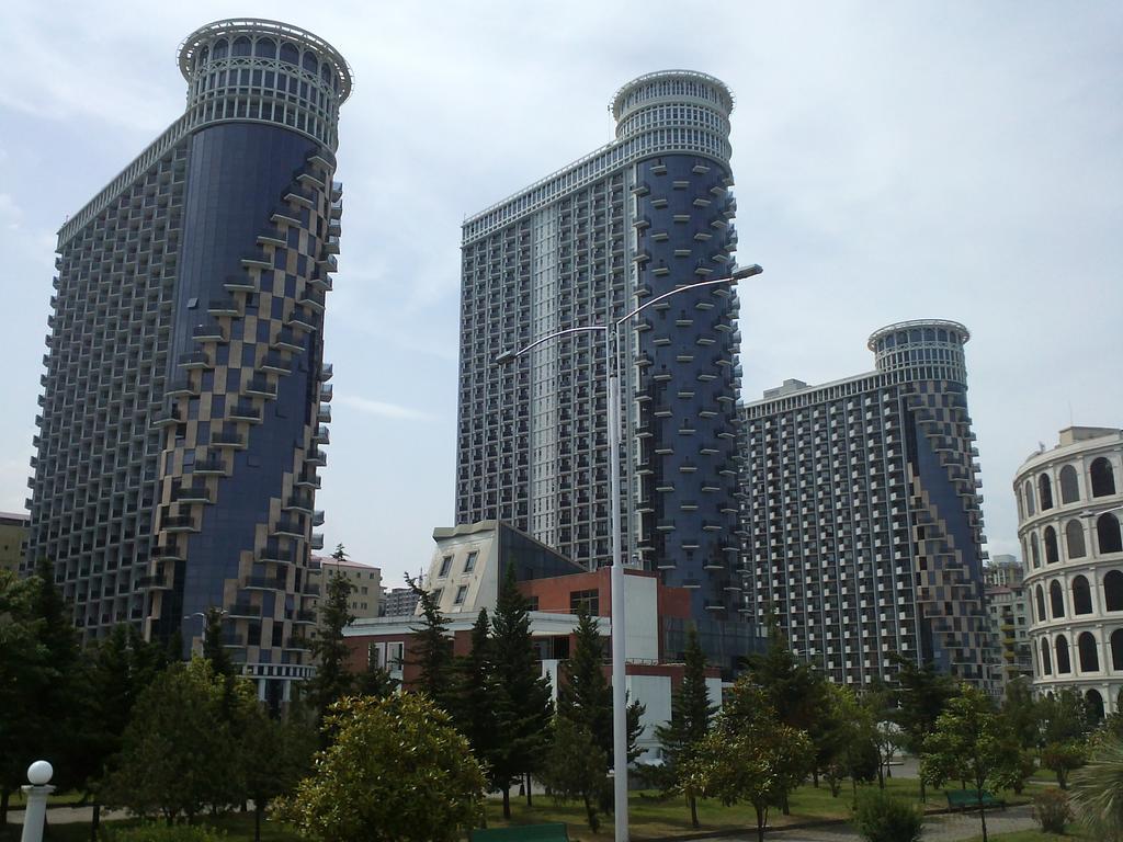 Apartments Batumi Bagian luar foto
