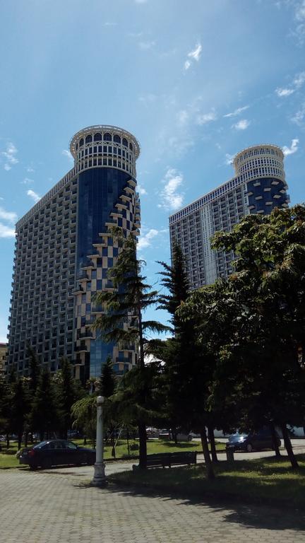 Apartments Batumi Bagian luar foto